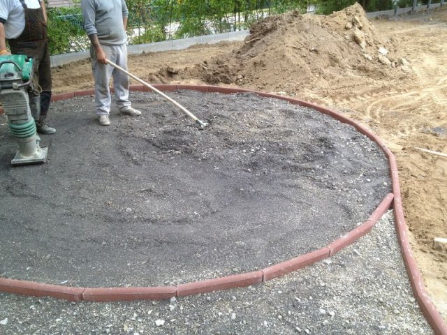 MŠ Kárníkova-zámková dlažba