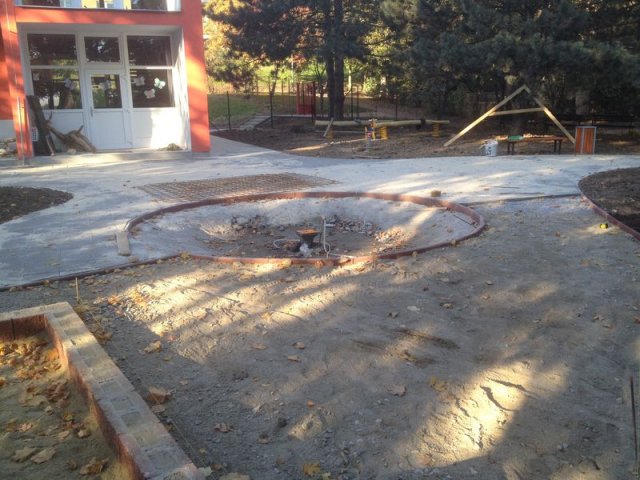 MŠ Kárníkova-zámková dlažba