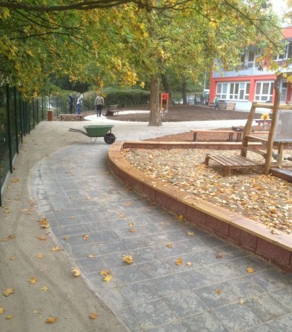 MŠ Kárníkova-zámková dlažba