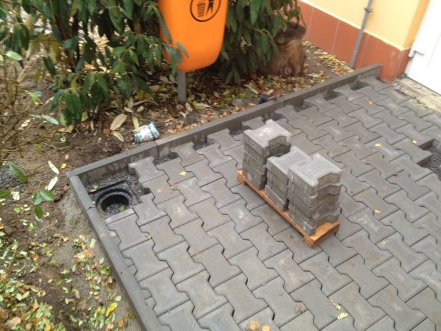 MŠ Koperníkova-zámková dlažba