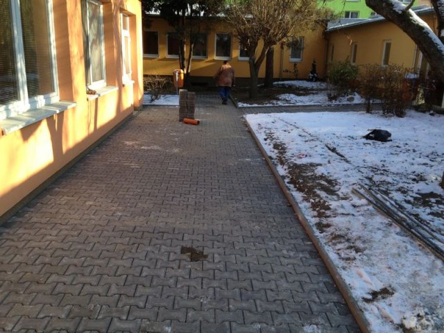 MŠ Koperníkova-zámková dlažba