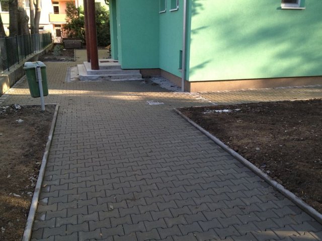 MŠ Koperníkova-zámková dlažba