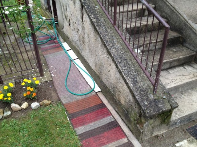 Mokra-zámková dlažba