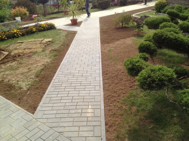 Mokra-zámková dlažba