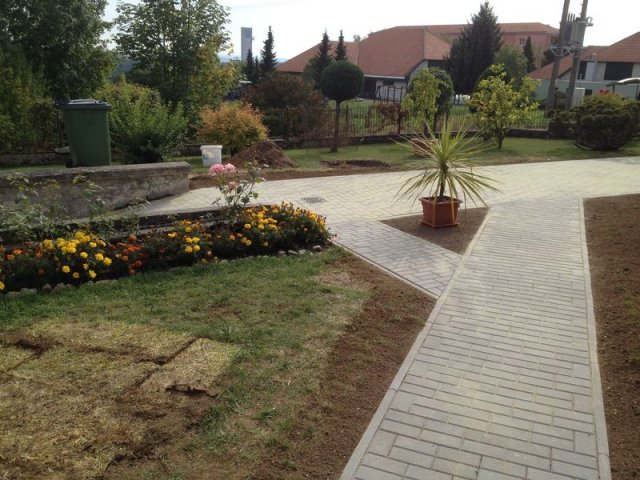 Mokra-zámková dlažba