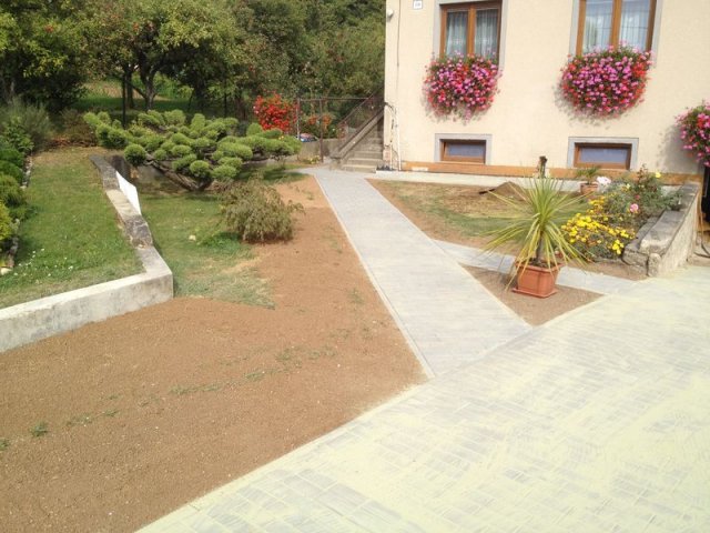 Mokra-zámková dlažba