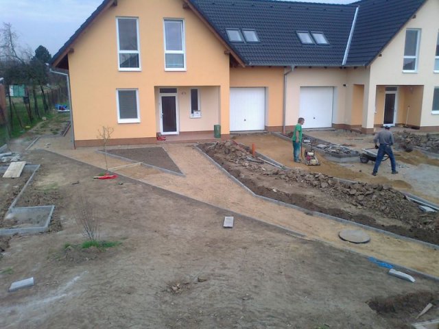 Rajhradice-zámková dlažba