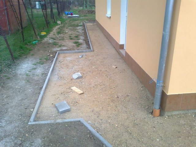 Rajhradice-zámková dlažba