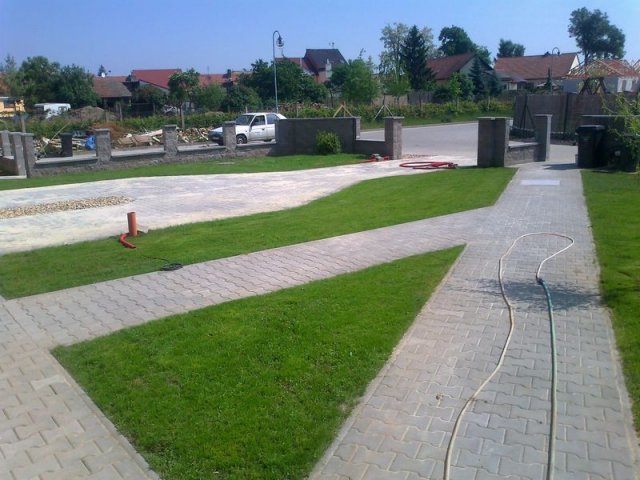 Rajhradice-zámková dlažba