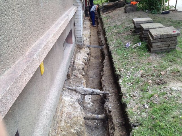 Šumavská-okapový chodník