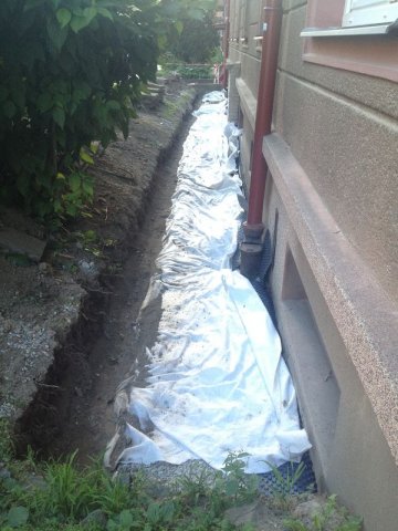 Šumavská-okapový chodník